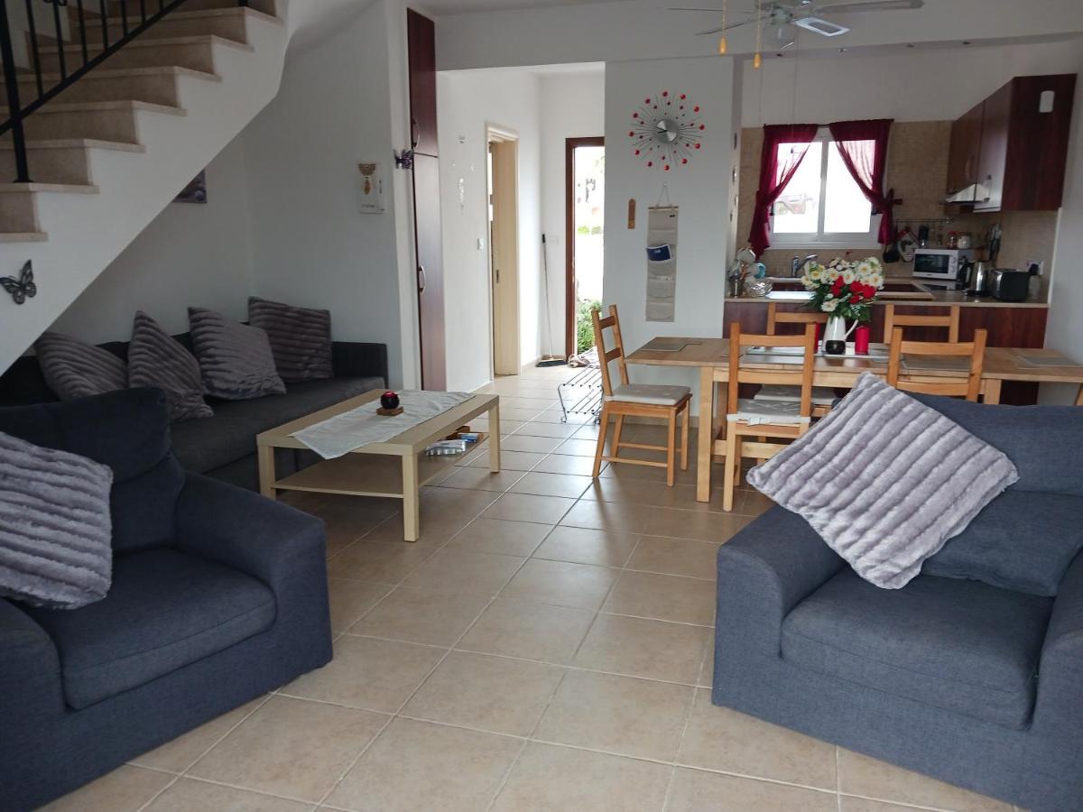 Villa Beautiful 2-Bed House In Mandria  Exterior foto